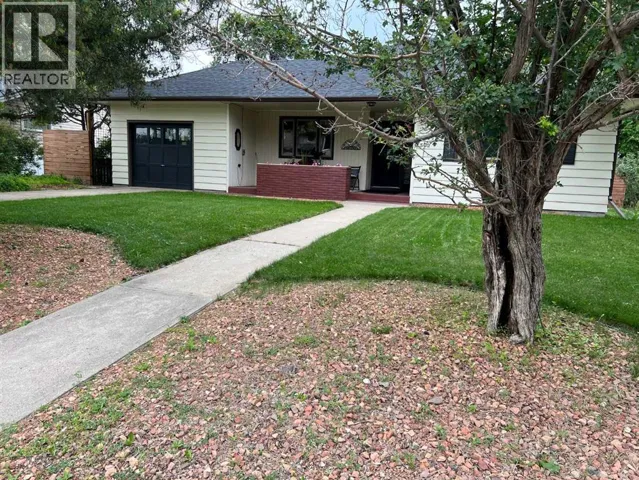 302 Prospect Drive SW, Medicine Hat, Alberta T1A4B7