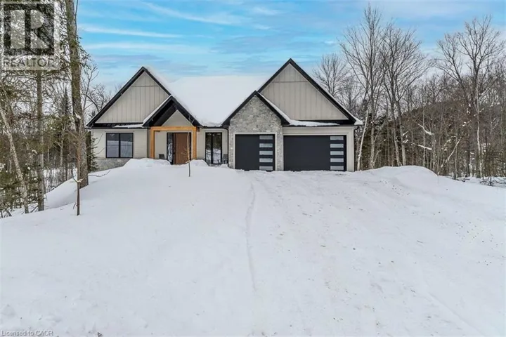 11 GLEN EAGLE Court, Huntsville, Ontario P1H1B1