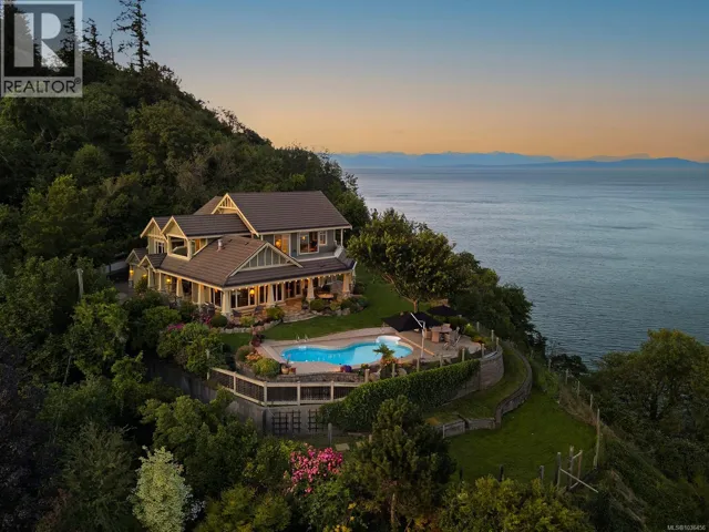 1133 Yates Rd, Comox, British Columbia V9M3X3