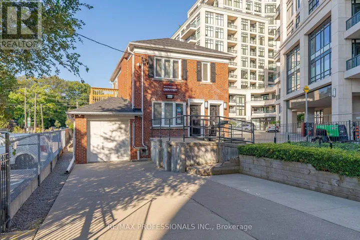 5A OLD MILL DRIVE, Toronto (Lambton Baby Point), Ontario M6S4J7