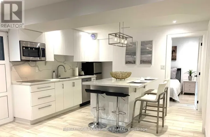 7 VAN DUSEN BOULEVARD, Toronto (Stonegate-Queensway), Ontario M8Z3E4