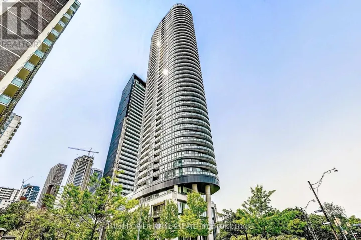 2416 - 585 BLOOR STREET E, Toronto (North St. James Town), Ontario M4W0B3