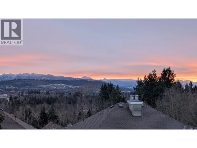 307 5270 OAKMOUNT CRESCENT, Burnaby, British Columbia V5H4S1