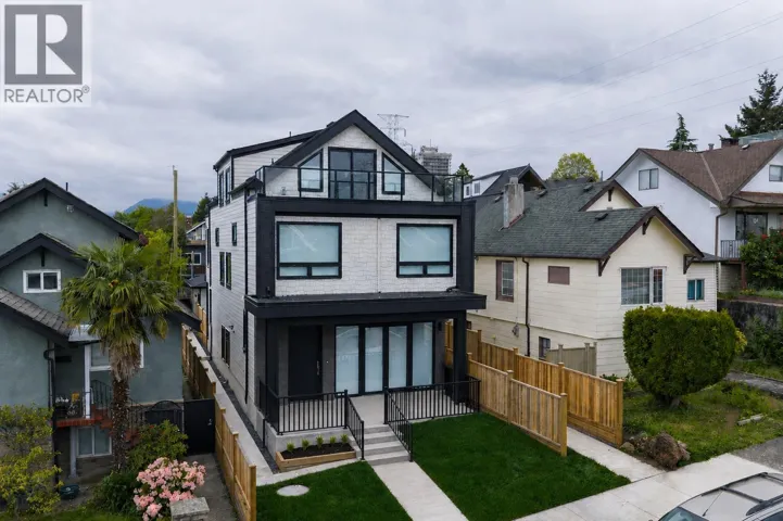 1 3645 DUNDAS STREET, Vancouver, British Columbia V5K1S3