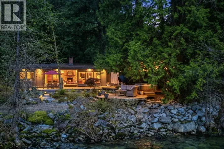 808 SEYMOUR BOULEVARD, North Vancouver, British Columbia V7J2J6