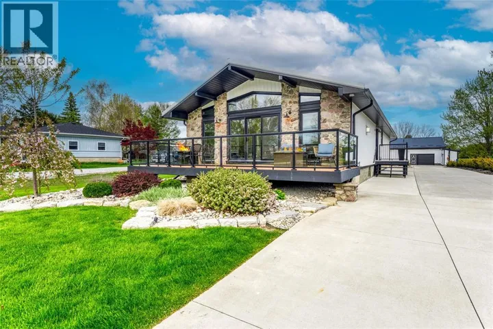 747 Broadway STREET, Plympton-Wyoming, Ontario N0N1T0