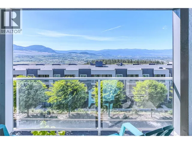 725 Academy Way Unit# PH5, Kelowna, British Columbia V1V0B4