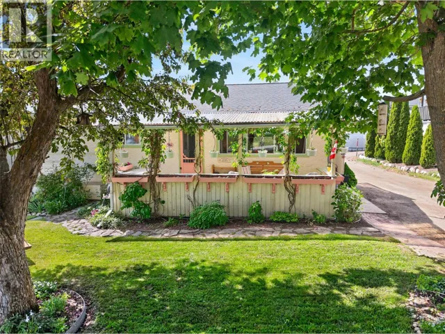 361 2 Street SE, Salmon Arm, British Columbia V1E4H2