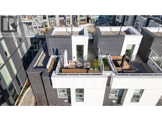 3 8693 OOLICHAN WAY, Vancouver, British Columbia V5S0G7