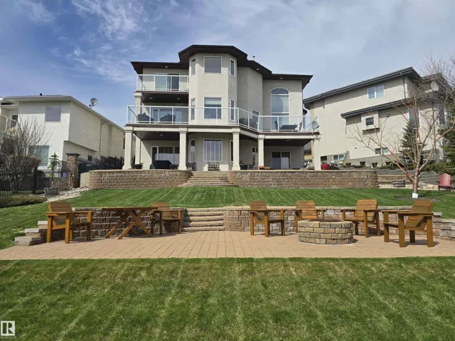 7429 162 AV NW, Edmonton, Alberta T5Z3S7