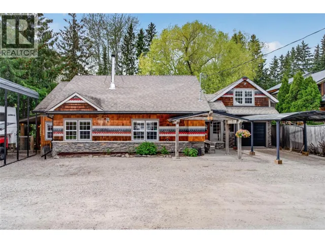54 COMMONS Street, Fernie, British Columbia V0B1M1