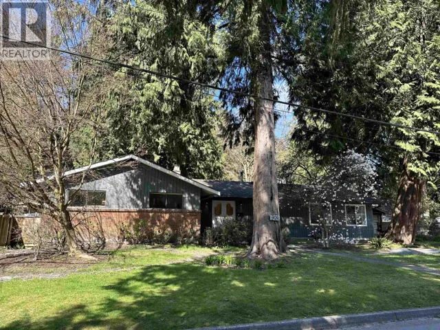 909 SEYMOUR BOULEVARD, North Vancouver, British Columbia V7J2J7