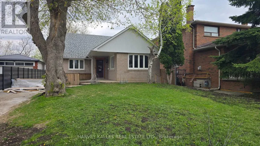 MAIN - 279 CORNELIUS PARKWAY, Toronto (Downsview-Roding-CFB), Ontario M3K1T6