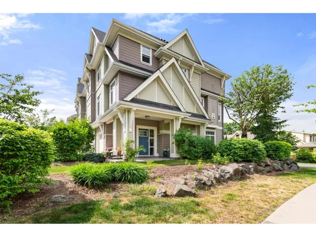 14 45290 SOOWAHLIE CRESCENT, Garrison Crossing, Chilliwack, British Columbia V2R0S6