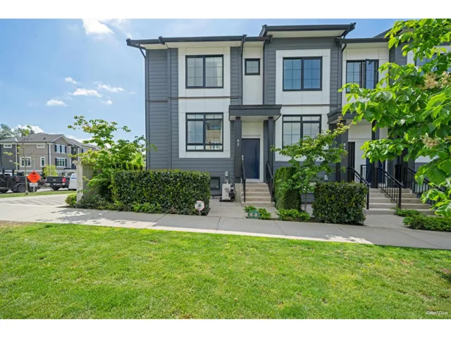 82 2075 OAK MEADOWS DRIVE, Surrey, British Columbia V3Z1J6