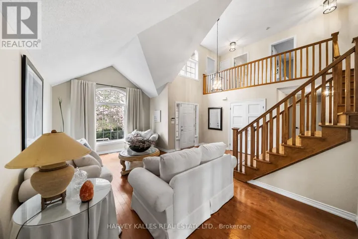 2139 BUSHTRAIL COURT, Burlington (Rose), Ontario L7M4B2