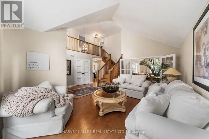 2139 BUSHTRAIL COURT, Burlington (Rose), Ontario L7M4B2
