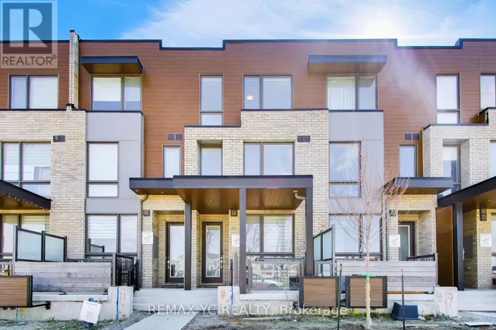 18 DEEP ROOTS TERRACE, Toronto (Englemount-Lawrence), Ontario M6A0G1