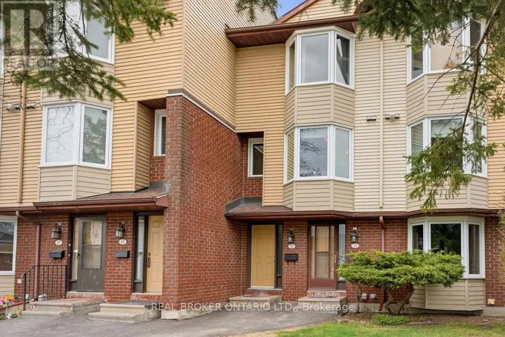 51 HAXBY PRIVATE, Ottawa, Ontario K1T3B7