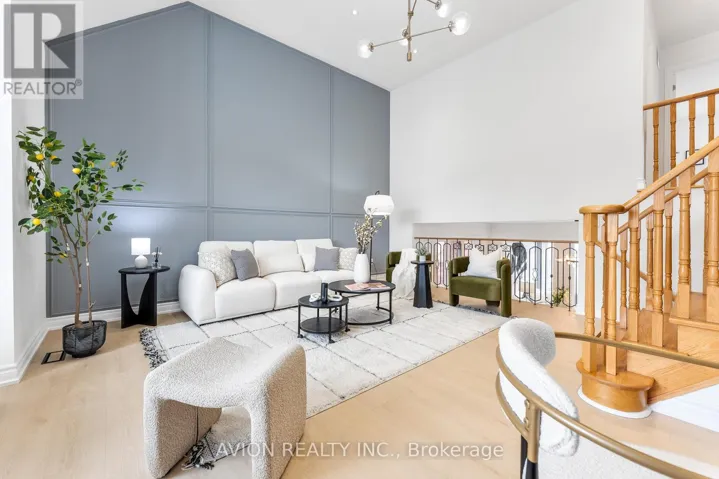 33 BROCKDALE STREET, Richmond Hill (Oak Ridges), Ontario L4E4W1