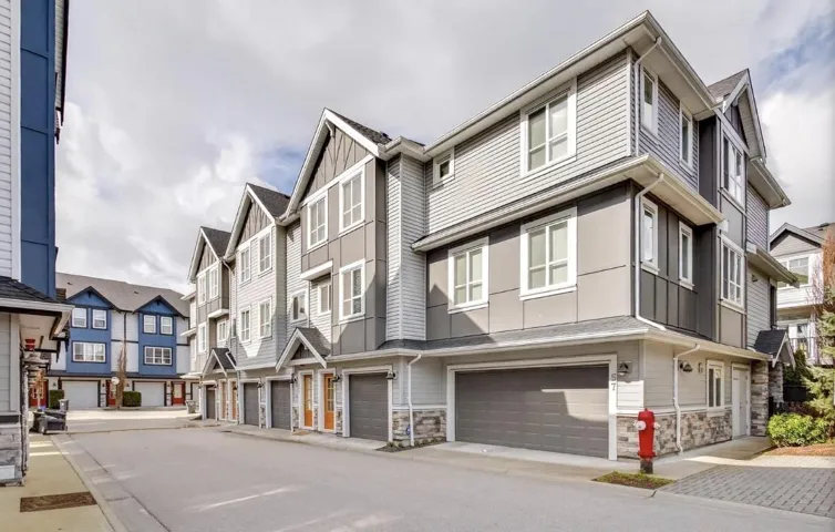 44 20860 76 AVENUE, Langley, British Columbia V2Y0S8