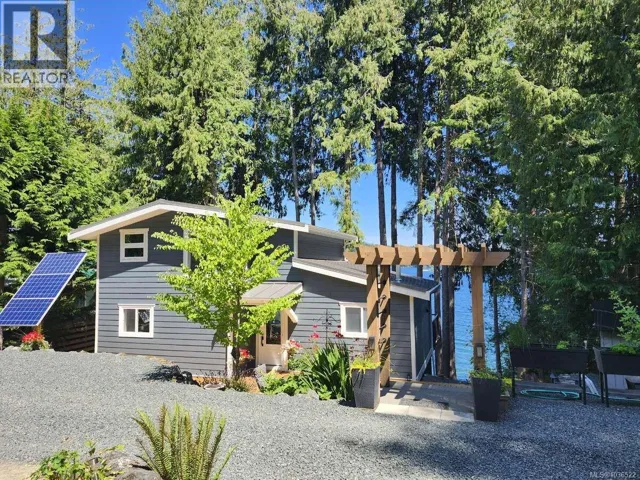 2274 South Lake Rd, Qualicum Beach, British Columbia V9K2L7