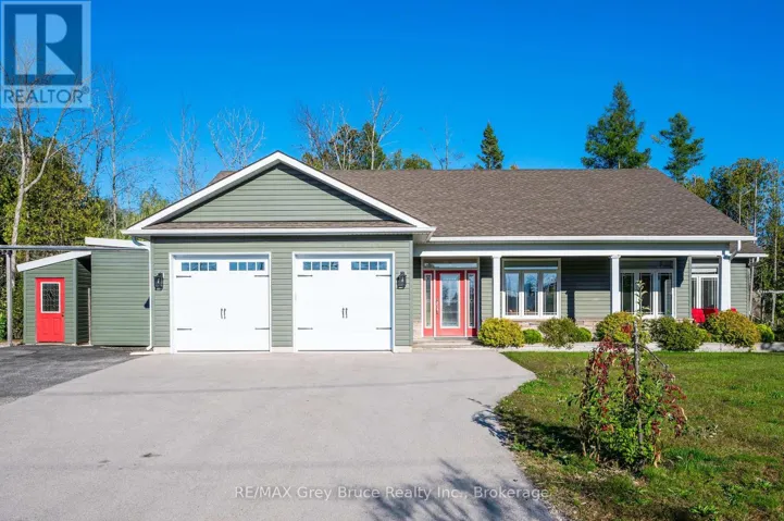 10 WILLIAMSON PLACE, South Bruce Peninsula, Ontario N0H2T0