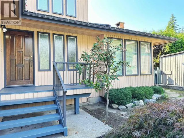 Upper Level 3847 PROSPECT ROAD, North Vancouver, British Columbia V7N4H1