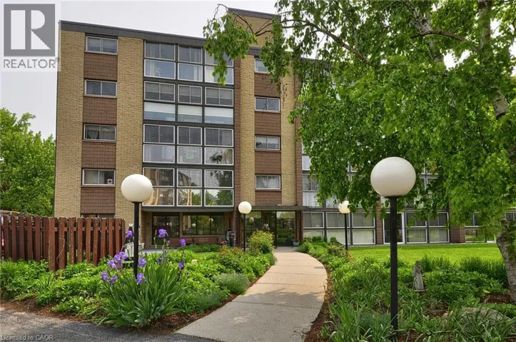 400 CHAMPLAIN Boulevard Unit# 404, Cambridge, Ontario N1R7J6