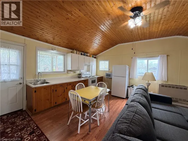 10 ELM Lane, Selkirk, Ontario N0A1P0
