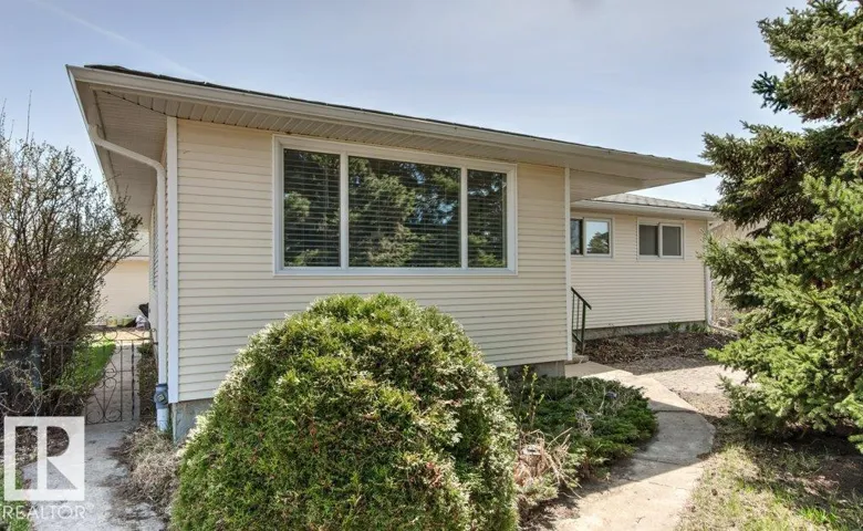 882 KNOTTWOOD RD S NW, Edmonton, Alberta T6K3C3