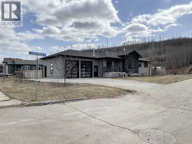 7313 Hughes AVENUEPLACE, Fort McMurray, Alberta T9H1A8