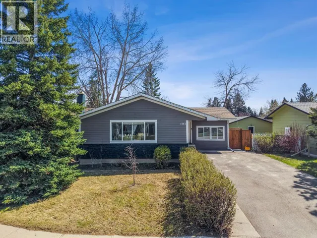 1703 110 Avenue SW, Calgary, Alberta T2W0E4