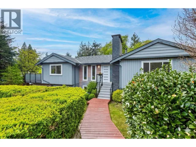 2999 LARSON ROAD, North Vancouver, British Columbia V7N3W6