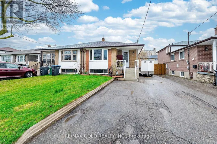 52 GARFIELD CRESCENT, Brampton (Brampton North), Ontario L6V1V8