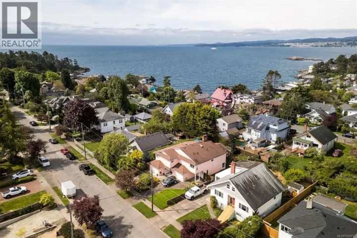 468 Admirals Rd, Esquimalt, British Columbia V9A2N1