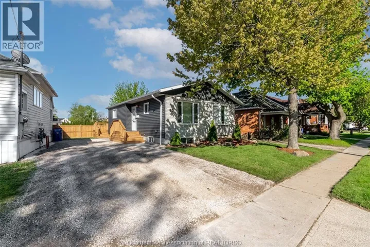 12 LANSDOWNE AVENUE, Chatham, Ontario N7M4J2