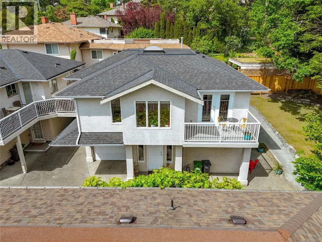 2651 Capital Hts, Victoria, British Columbia V8T3M1