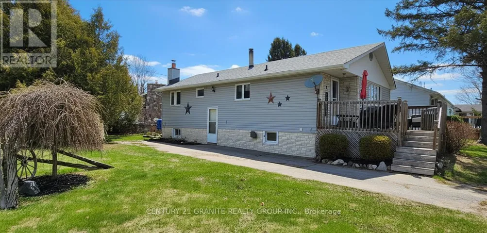 2 HEMLOCK STREET, Highlands East (Bicroft Ward), Ontario K0L1M0