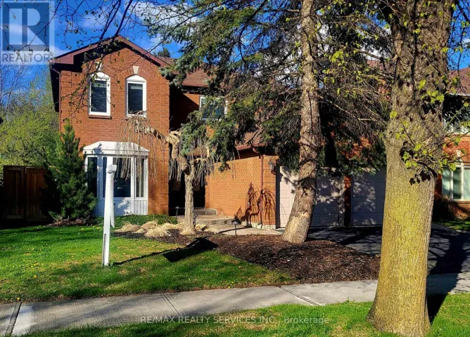 28 CHICKADEE CRESCENT, Brampton (Snelgrove), Ontario L6Z3L2