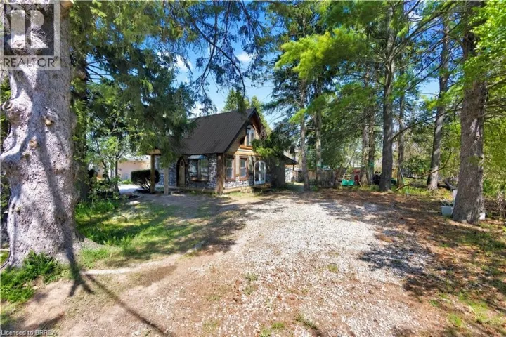 6 CHURCHILL Drive, Paris, Ontario N3L1J1