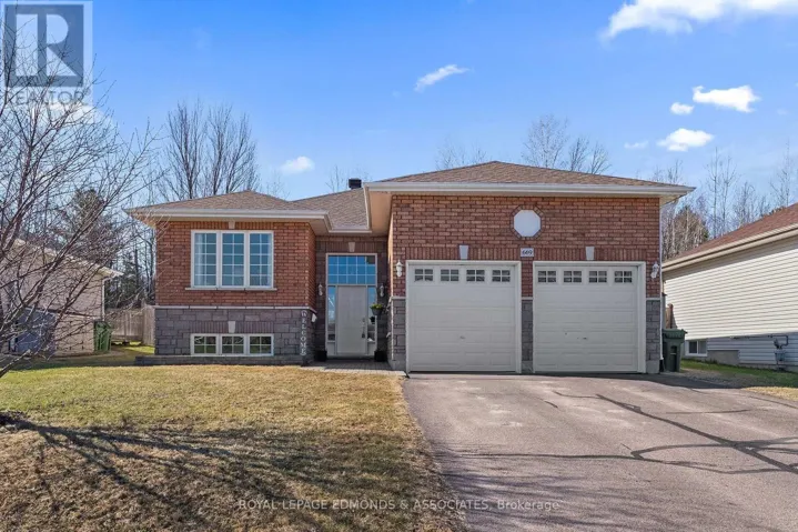 669 FAIRVIEW AVENUE S, Laurentian Valley, Ontario K8A8N4