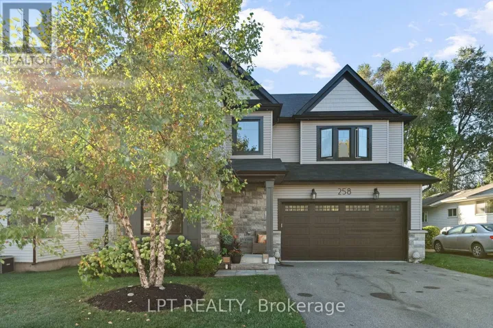 258 ANDREW STREET, Newmarket (Central Newmarket), Ontario L3Y1H2