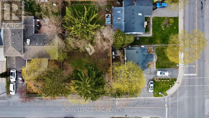 2A CORBETT AVENUE, St. Catharines (Port Dalhousie), Ontario L2N5M4