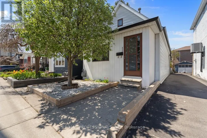 328 DONLANDS AVENUE, Toronto (East York), Ontario M4J3R9