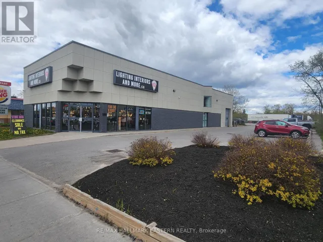746 LANSDOWNE STREET W, Peterborough (Otonabee Ward 1), Ontario K9J1Z3