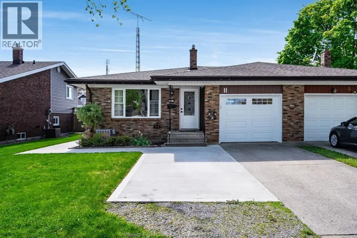 11 Lutsch STREET, Leamington, Ontario N8H4K3