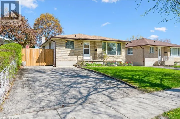 176 HOLBORN Drive, Kitchener, Ontario N2A2E5