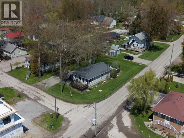 21 FERRIS Street, Turkey Point, Ontario N0E1W0