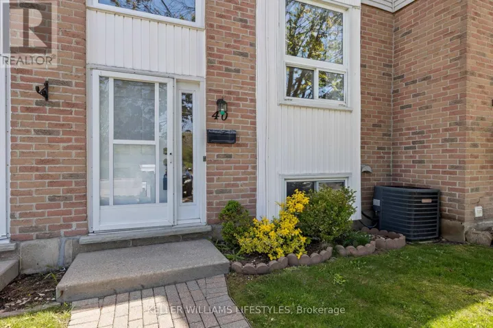 40 - 110 DEVERON CRESCENT, London South (South T), Ontario N5Z4W7